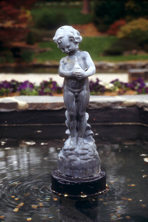 fountain_with_child_statue.wrk